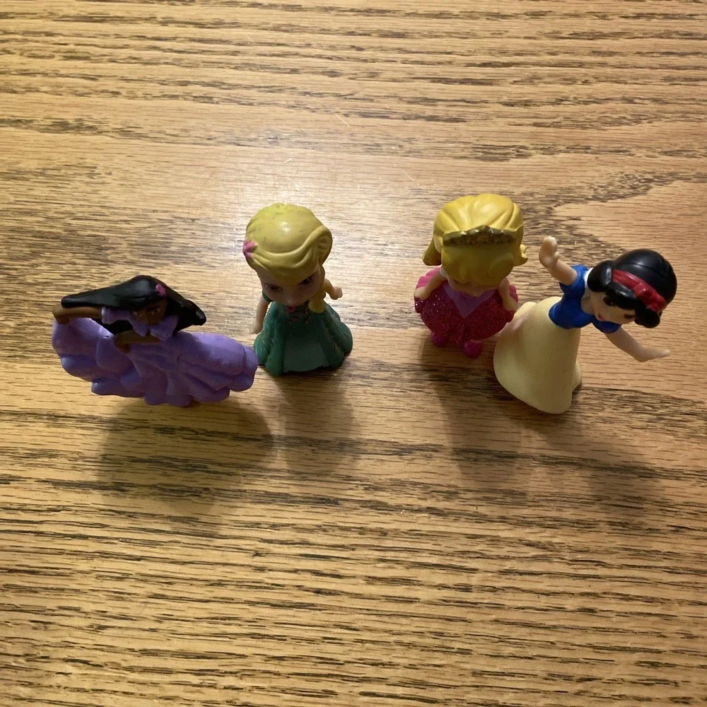 4 Disney Princess Cake Topper Figure Lot Elsa, Snow White, Isabella, Aurora 3-4
